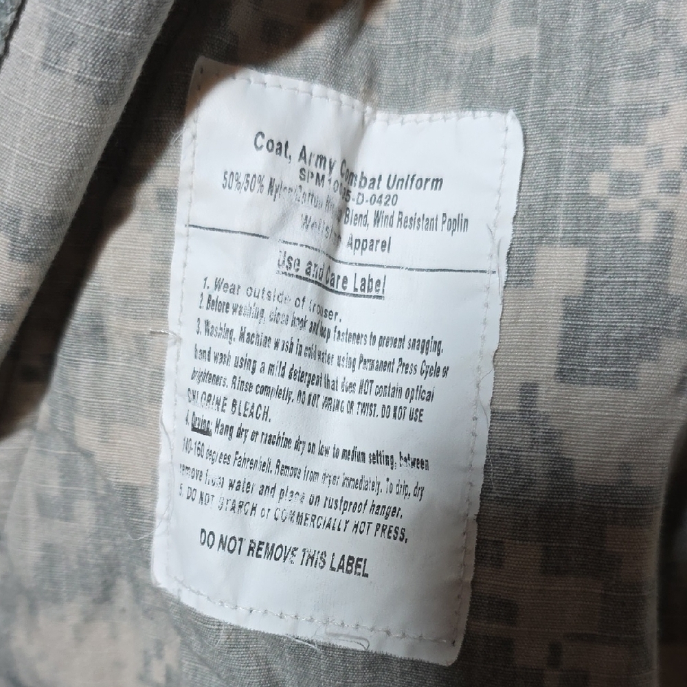 Military Combat Utility Jacket - ACU Digital Camouflage Like New - Picture 3 of 7